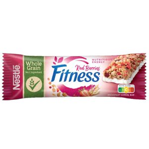 پروتئین بار رژیمی نستله حاوی میوه های قرمز